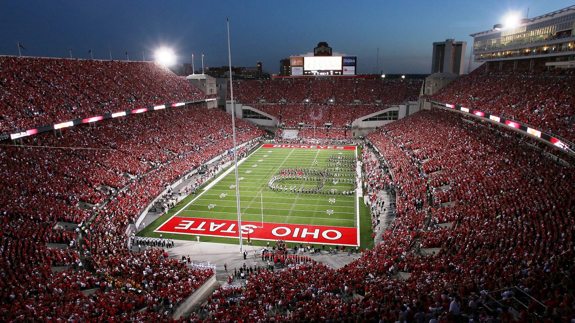 德甲争冠战，拜仁多特上演双城记，篮网爆冷公牛背后的体育哲学