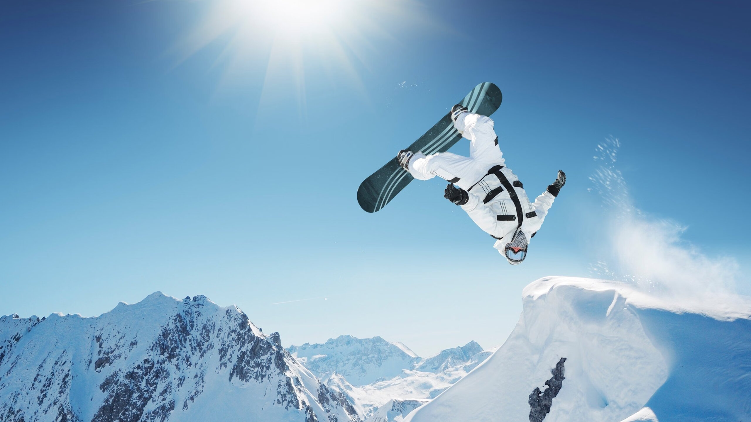 篮网防守锁死新疆队，浓眉成为关键先生，当东方铁骑遭遇西方铁壁