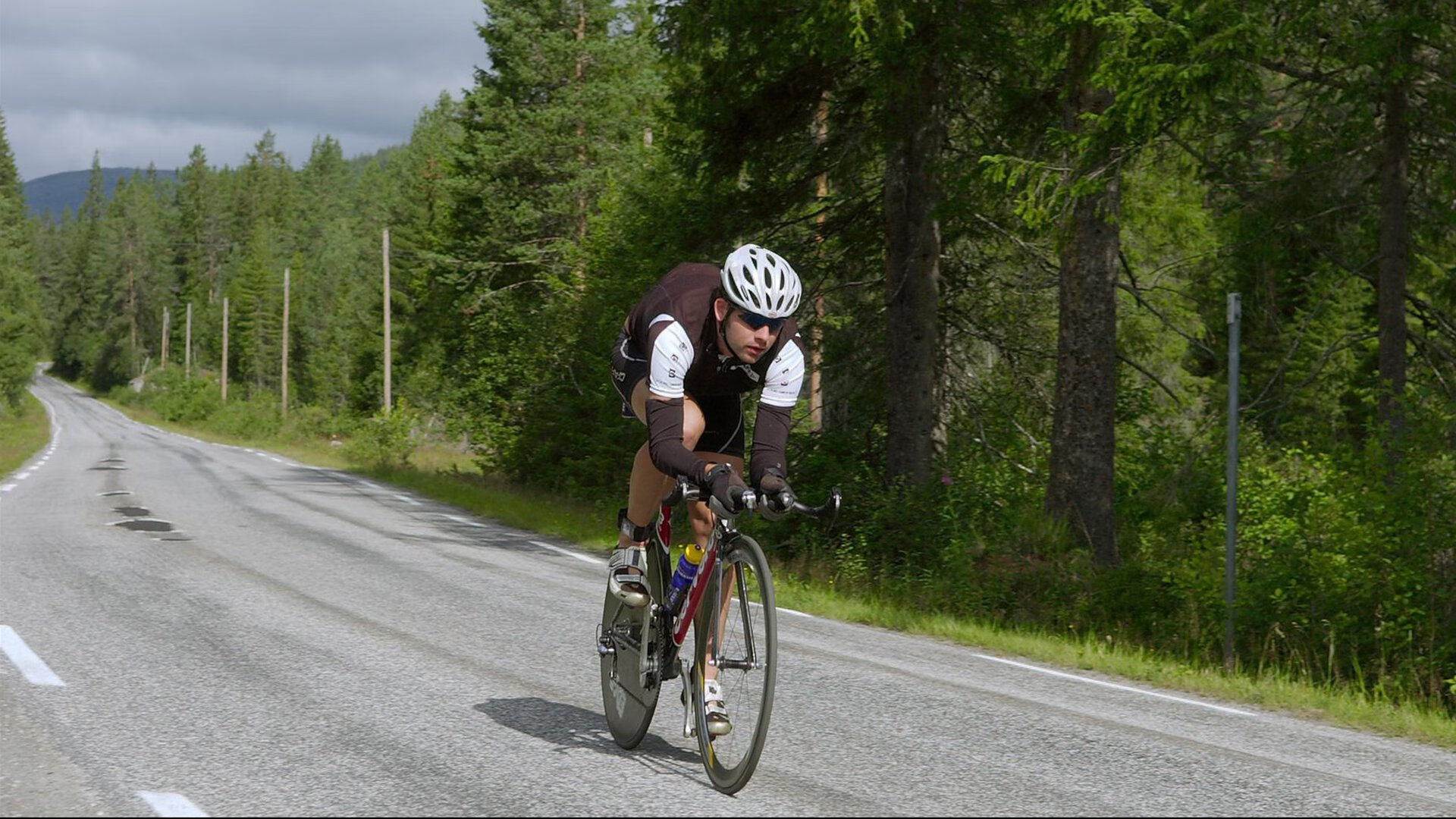 拉文单节19分撕裂防线，步行者第三节狂潮淹没独行侠