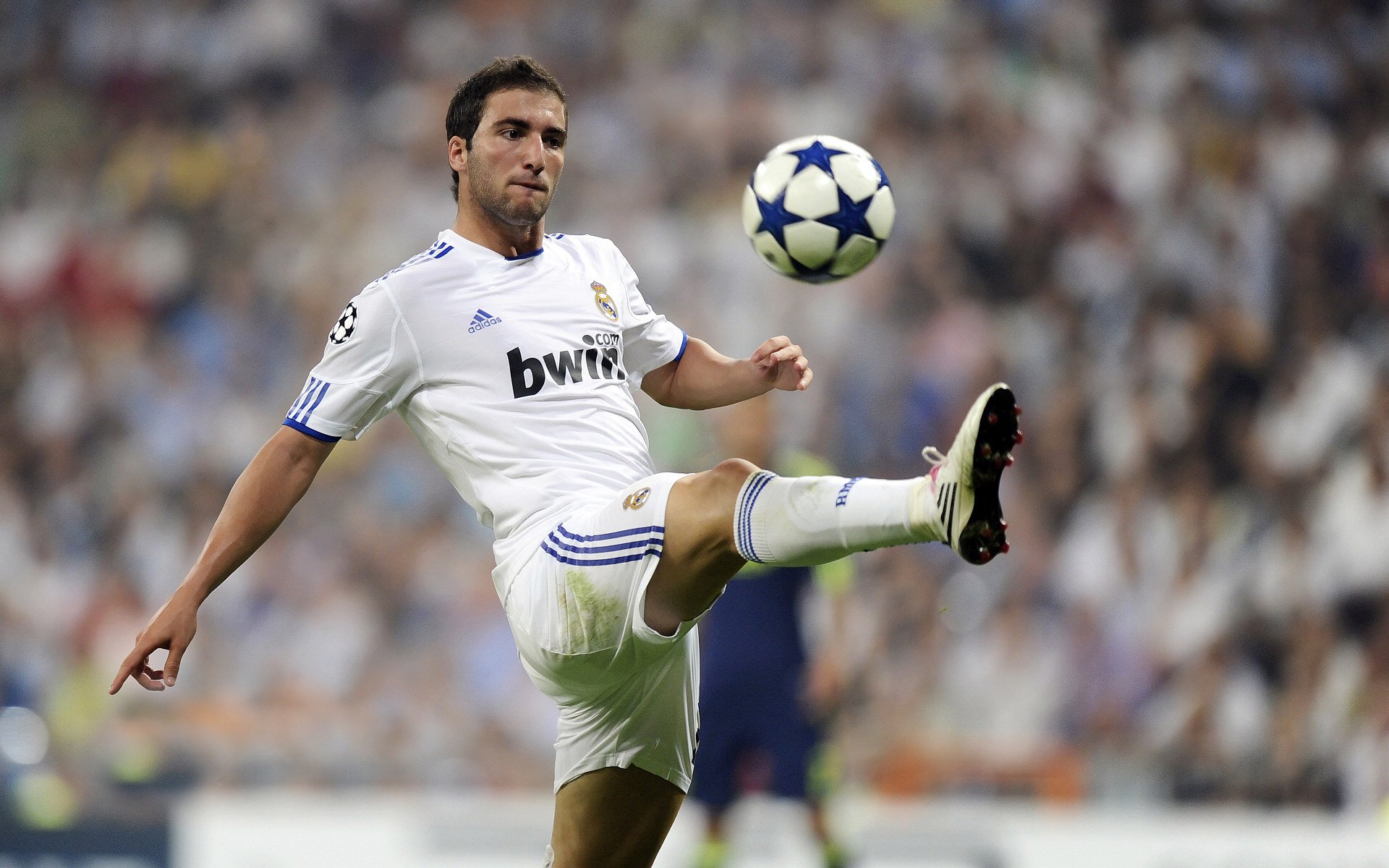 跨越时空的竞技诗篇，当西甲德比硝烟遇见澳洲逆转的绝响